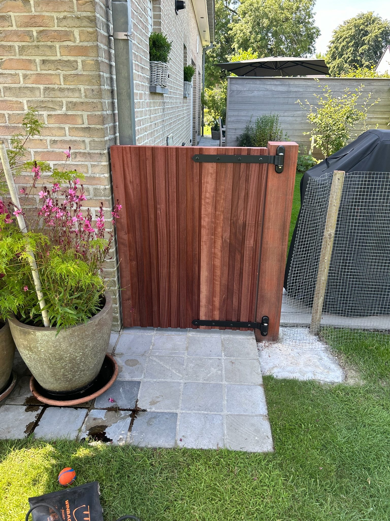 Hardhouten tuinpoort op maat